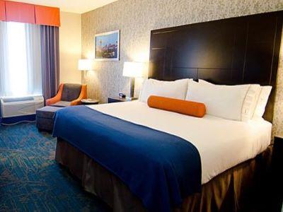 Holiday Inn Express Hotel & Suites Knoxville By Ihg Екстер'єр фото